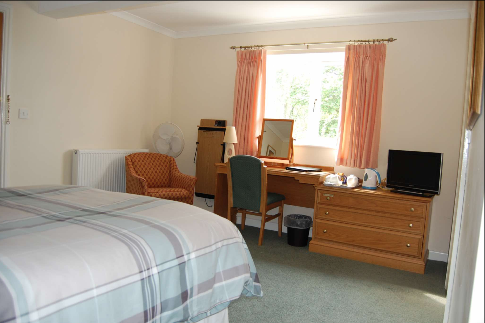 Large Comfy Guest Rooms